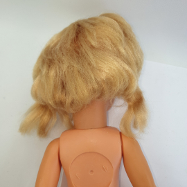 Кукла ГДР не родные ресницы и тело, имеются игровые царапины, отрезаны кончики хвостиков. Картинка 5
